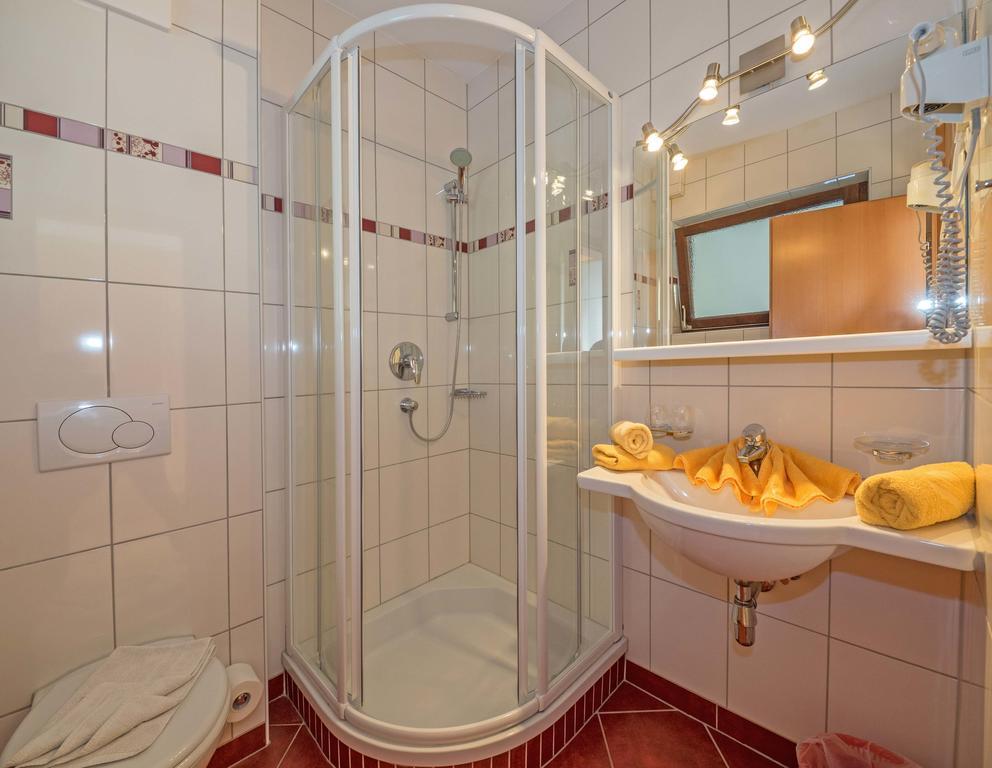 Haus Schluder - Familie Stanitzer Hotell Weissensee Rom bilde